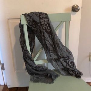 Versatile scarf/shawl/tapestry